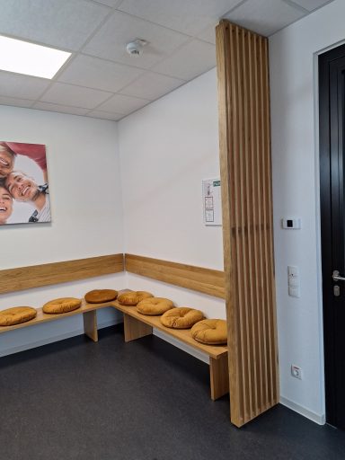 Wartebereich, Wartezimmer, Wartebank, Warteraum